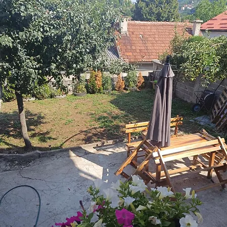 Garden House Apartment